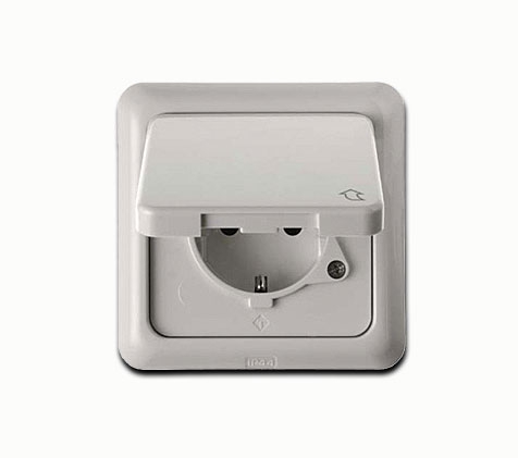 Berker WG-UP FR Schuko Steckdose mit Klappdeckel und Steckklemmen IP44