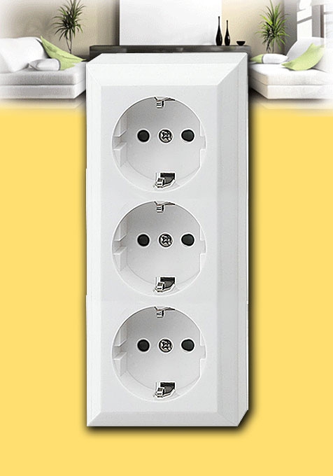 PlanoLuxe AP Schukosteckdose 3-fach polarweiß 16 A, 250 V~
