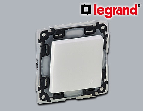 Legrand Valena Life UP Einsatz Feuchtraum Wechseltaster 6 A / IP44 / Ultraweiß