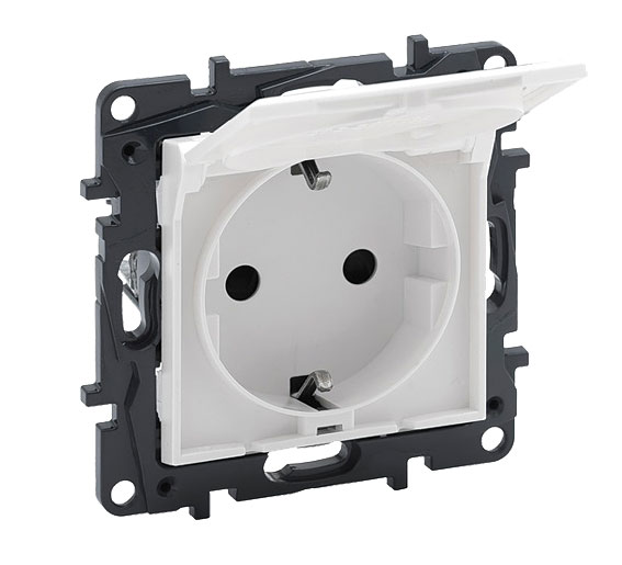 NILOE Step Schuko Steckdose Steckklemmen mit erhöhtem Berührungsschutz / Klappdeckel ultraweiß matt