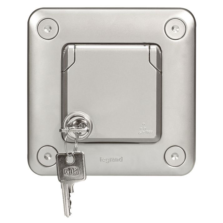 Legrand Soliroc Schuko-Steckdose IP44 mit Schloss und Klappdeckel / Chrom Metallic matt